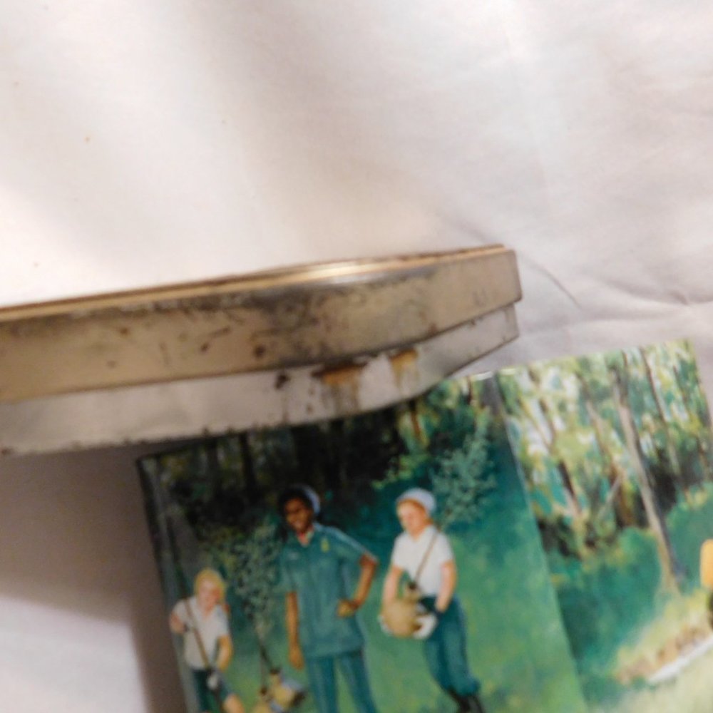 GIRL SCOUT PROMISE COLLECTIBLE TIN - Picture 8 of 11